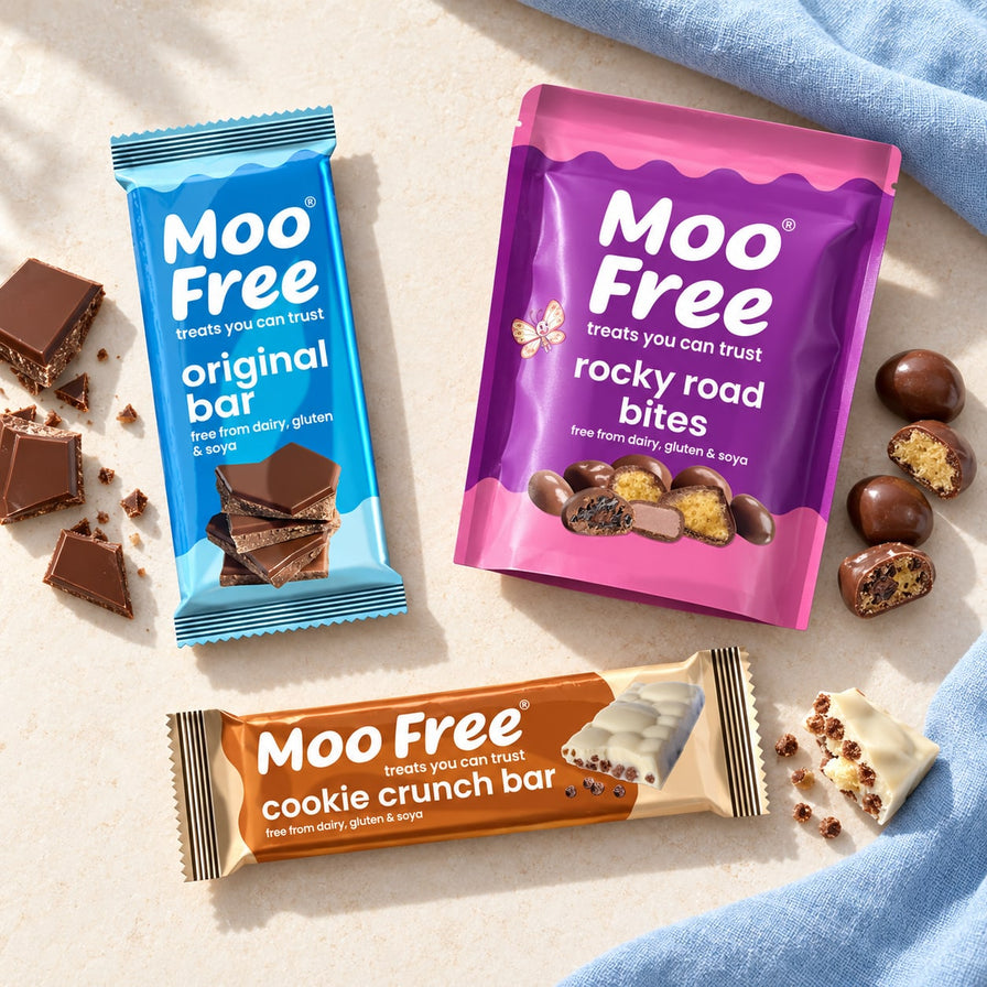 Moo Free Original Bar, weiße Cookie Crunch und Rocky Road Bites – KI-generierter Serviervorschlag