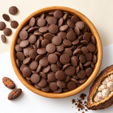 VEGAN CHOCOLAT No. 1 – braune Schoko-Drops in einer Holzschale
